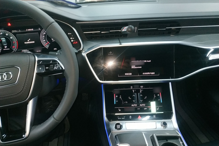 奥迪A6L 2025款 改款 45 TFSI 臻选动感型中控内饰12
