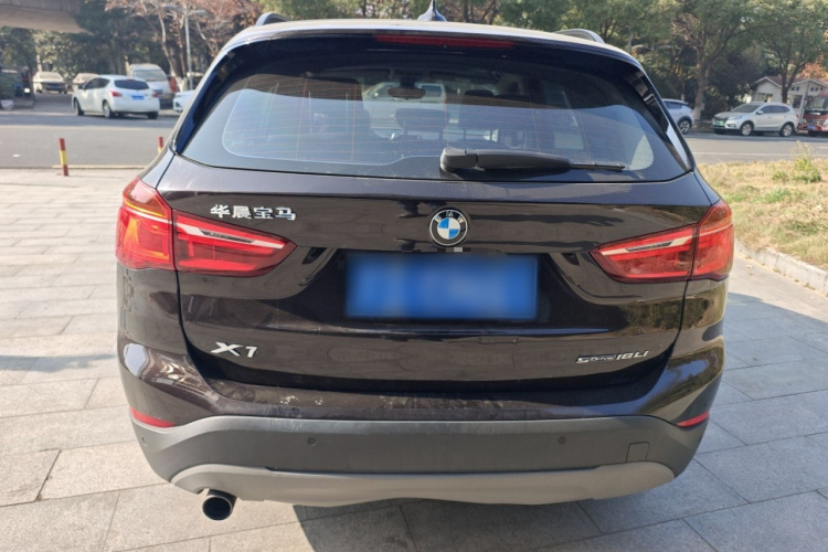 宝马X1 2019款 sDrive18Li 时尚型车身外观6