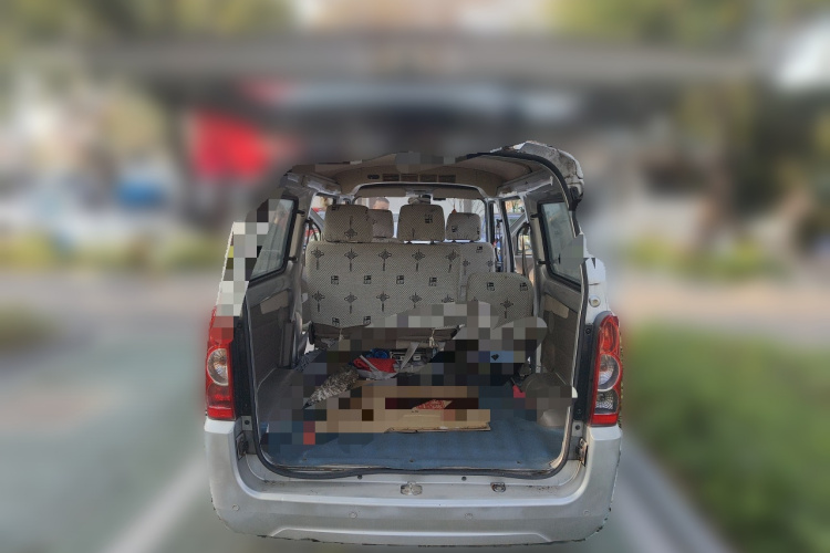 五菱汽车 五菱荣光 2011款 1.2L标准型中控内饰23