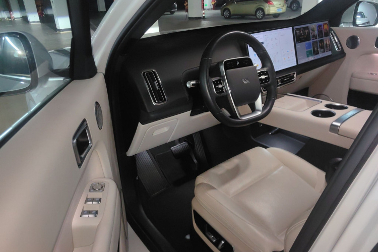理想汽车 理想L7 2024款 Ultra中控内饰20