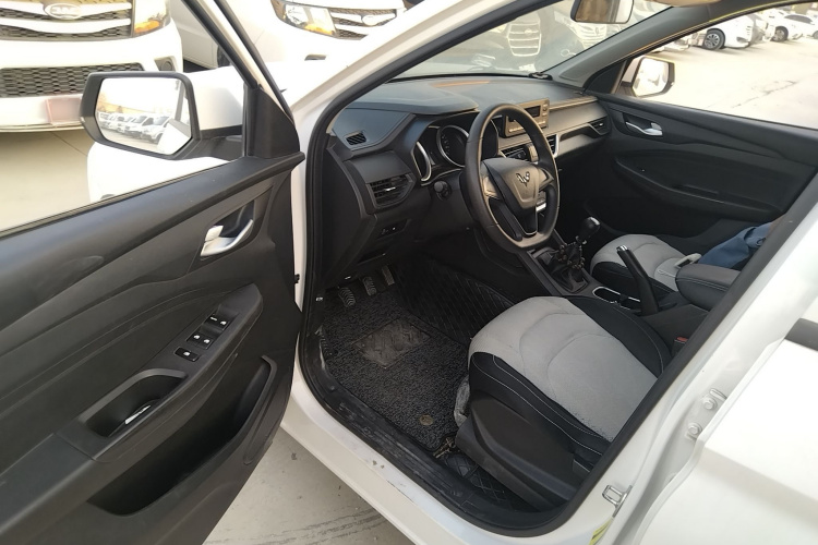 五菱汽车 五菱宏光S3 2019款 1.5L 手动标准型 国VI中控内饰7003