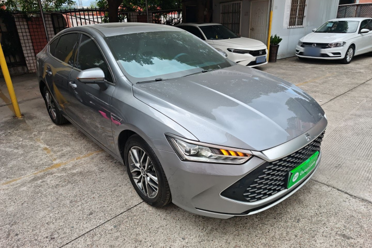 比亚迪 秦PLUS 2023款 冠军版 DM-i 55KM超越型车身外观3