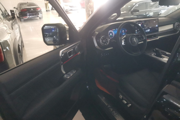 坦克400 2025款 2.0T 汽油版中控内饰20