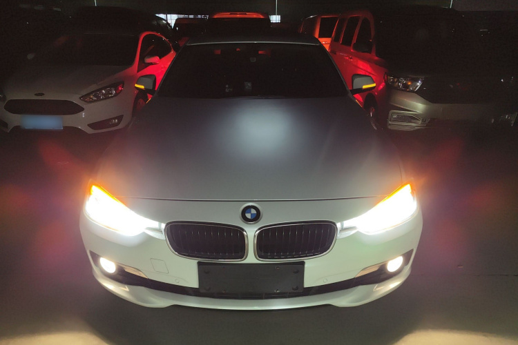 宝马3系 2016款 320Li 时尚型车身外观2