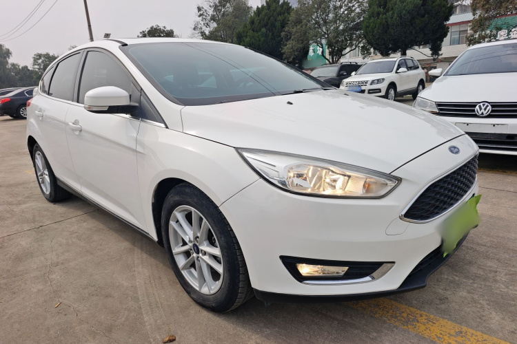 福特 福克斯 2018款 两厢经典 EcoBoost 180 自动精英型车身外观3