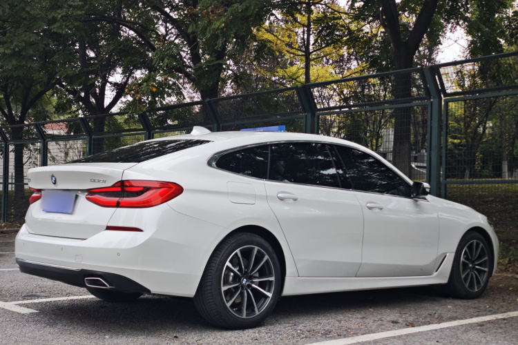 宝马6系GT 2022款 630i 豪华设计套装车身外观6007
