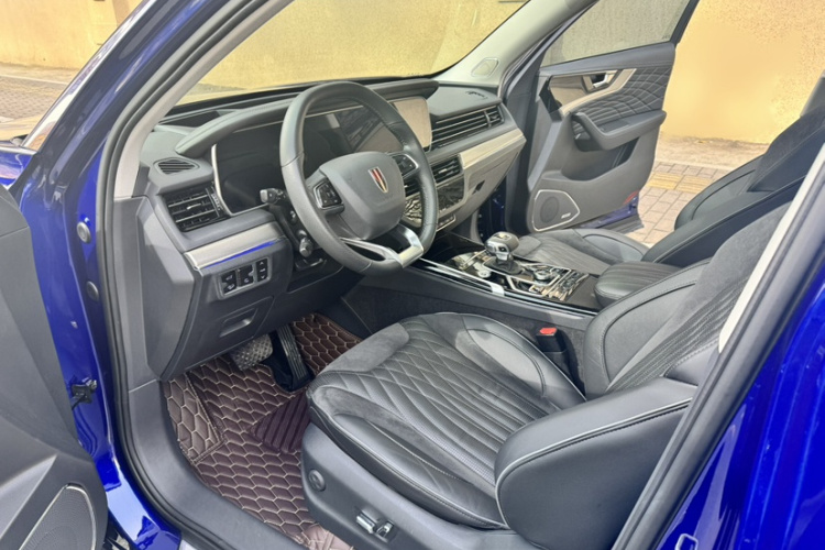 红旗HS5 2022款 2.0T 智联旗享四驱版中控内饰7003