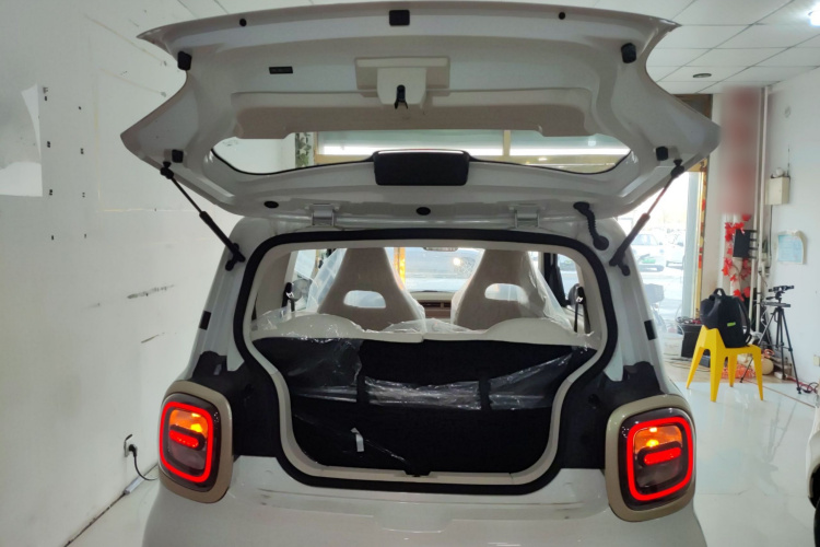 奔腾小马 2026款 222km 萌趣马 Plus机舱底盘23