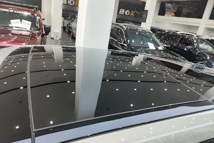 路虎 揽胜极光新能源 2022款 极光L P300e 插电式电动混合版局部细节57