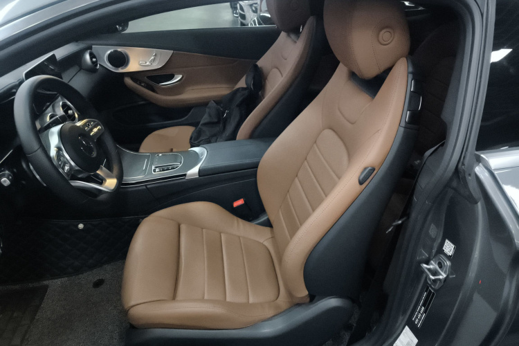 奔驰C级(进口) 2020款 C 260 轿跑车中控内饰19