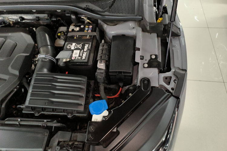 一汽-大众CC 2024款 380TSI 夺目版机舱底盘26