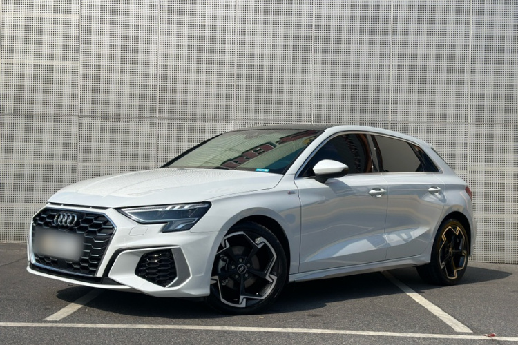 奥迪A3 2024款 Sportback 35 TFSI 豪华运动型车身外观1