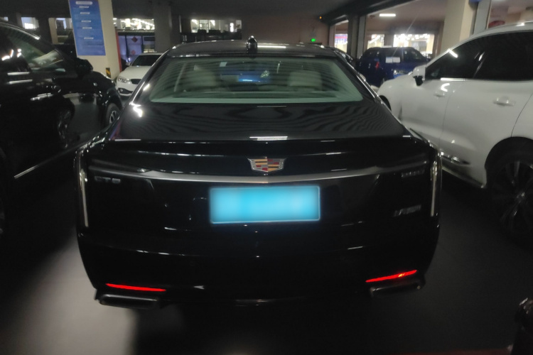 凯迪拉克CT6 2023款 28T 铂金型车身外观6