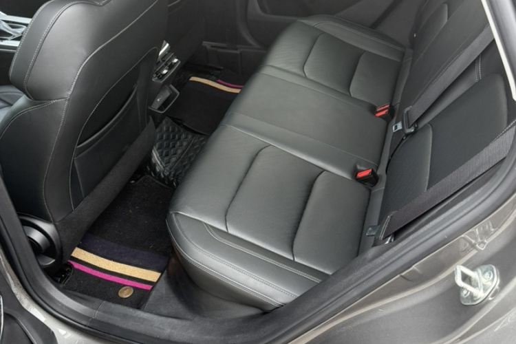 吉利汽车 帝豪 2023款 第4代冠军版 1.5L CVT尊贵型中控内饰7003