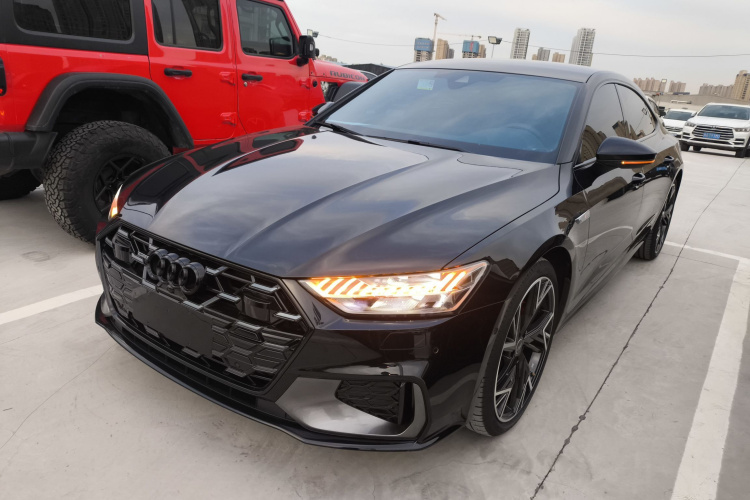 奥迪A7L 2025款 45 TFSI quattro 黑武士版车身外观1