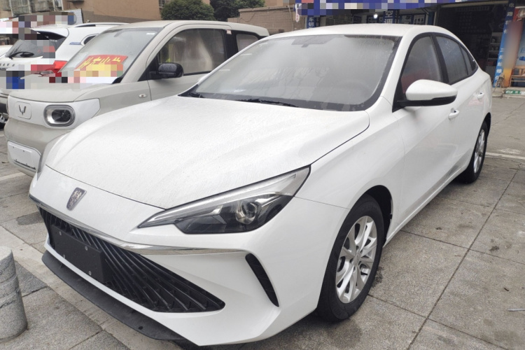 荣威i5 2023款 1.5L 手动舒享版车身外观1