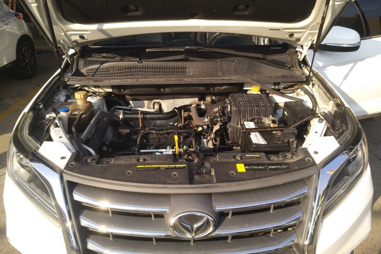 北汽幻速S6 2016款 1.5T 手动领先型机舱底盘24