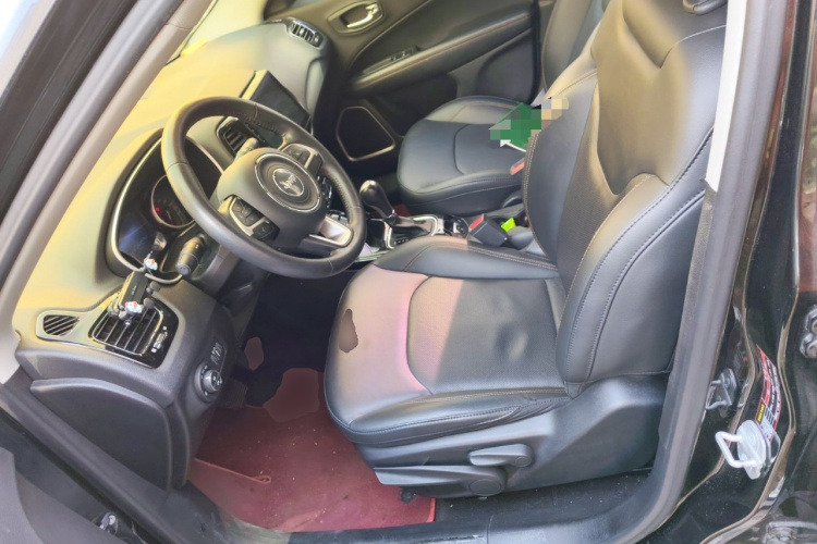 Jeep 指南者 2019款 220T 自动家享四驱版中控内饰19