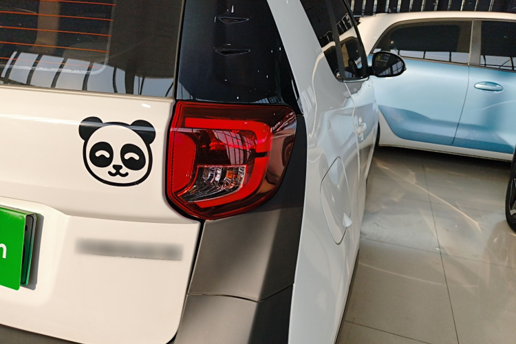 奇瑞 小蚂蚁 2022款 甜粉款 半糖版 磷酸铁锂 29.2kWh 30kW 301km车身外观9