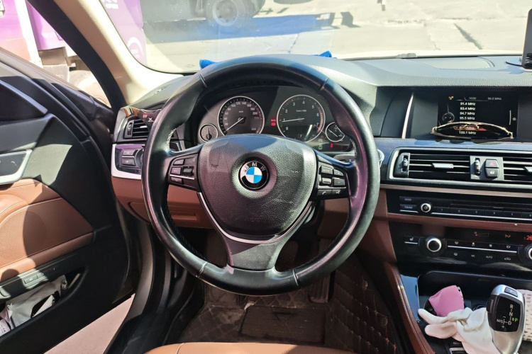 宝马5系 2017款 520Li 典雅型局部细节13