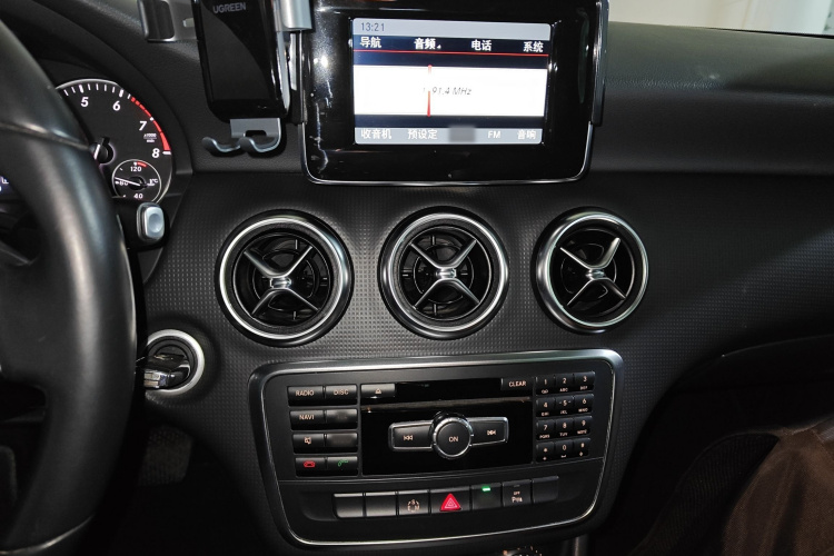 奔驰A级(进口) 2013款 A 180 时尚型局部细节16