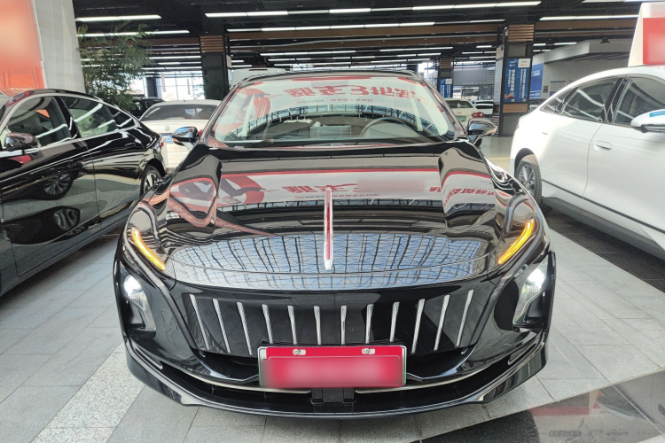 红旗E-QM5 2022款 431km 充电乐享版车身外观2
