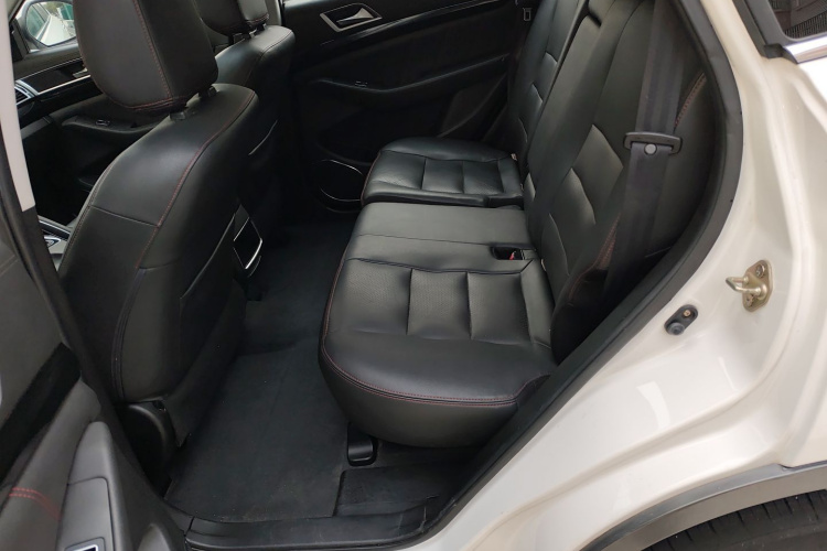 猎豹汽车 猎豹CS10 2015款 2.0T 手动卓越型中控内饰21