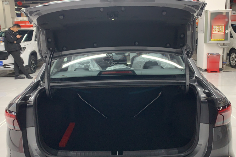 吉利汽车 帝豪 2026款 第4代 400万纪念款 1.5L 手动超越型局部细节23