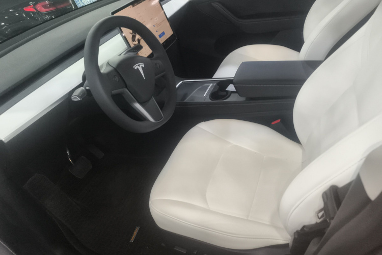 特斯拉 Model Y 2023款 长续航全轮驱动版局部细节19