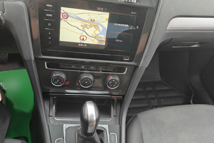 大众 高尔夫 2020款 200TSI DSG舒适进取版局部细节16