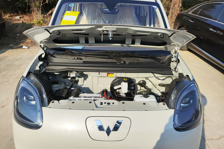 五菱汽车 宏光MINIEV 2025款 四门版 进阶款机舱底盘24