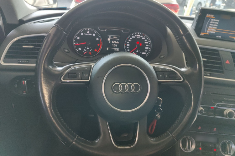 奥迪Q3 2015款 30 TFSI 舒适型中控内饰13