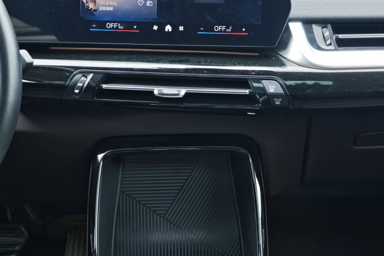 宝马X2(进口) 2024款 sDrive25i M运动套装中控内饰7003