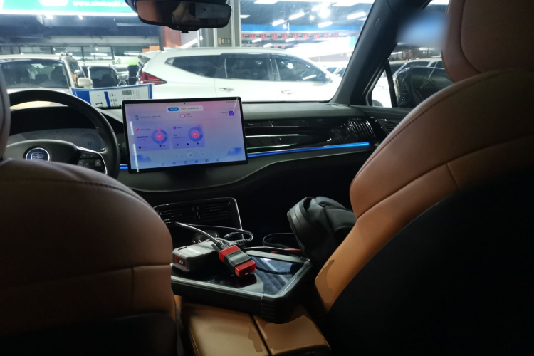 比亚迪 唐新能源 2023款 DM-i 冠军版 112KM 尊荣型中控内饰12