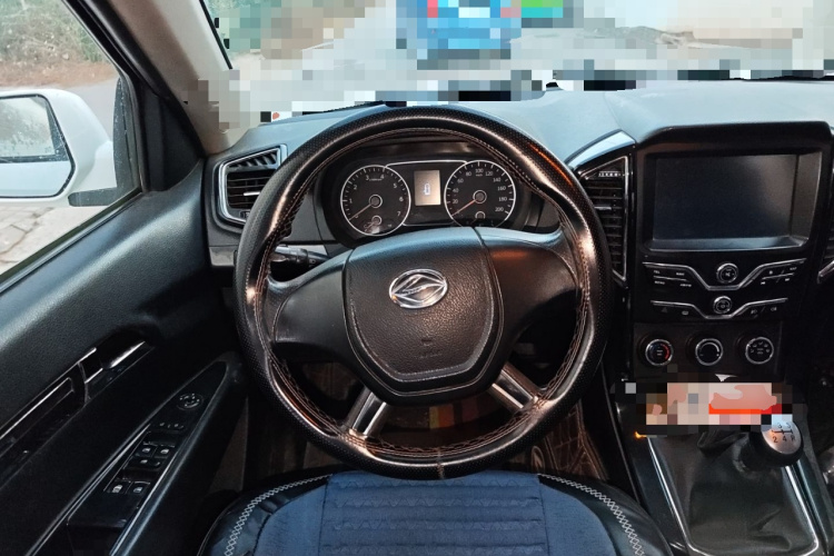 陆风X8 2014款 探索版 2.0L 都市先锋版中控内饰13