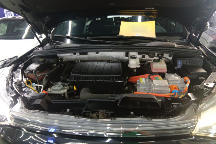 腾势X 2020款 PHEV运动版机舱底盘24