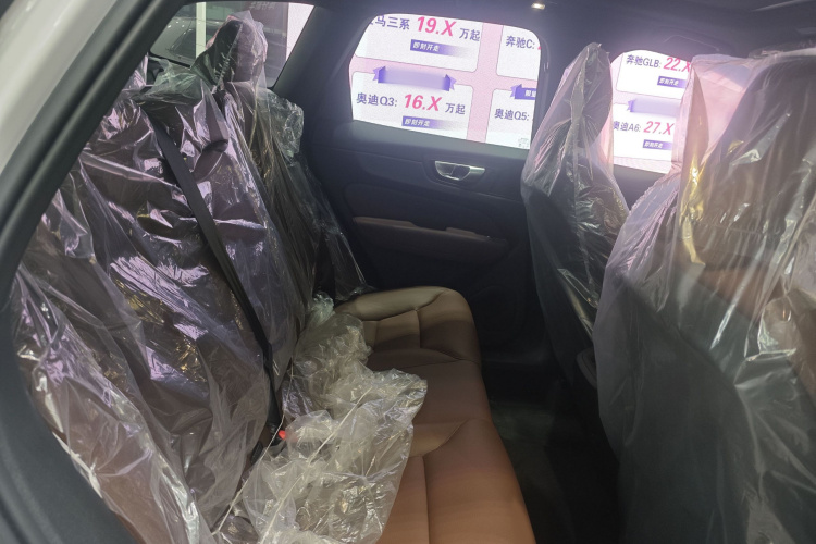 沃尔沃XC60 2024款 B5 四驱智逸豪华版中控内饰7006