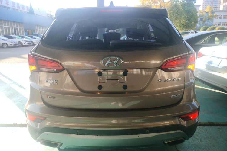 现代 胜达 2017款 2.0T 自动四驱智能型 7座车身外观6