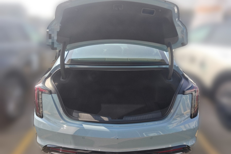 凯迪拉克CT5 2025款 28T 赛道性能版+巅峰赛道选装包中控内饰23