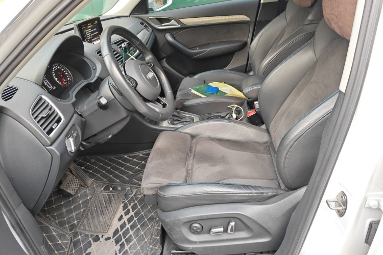 奥迪Q3 2018款 35 TFSI 运动型典藏版中控内饰19