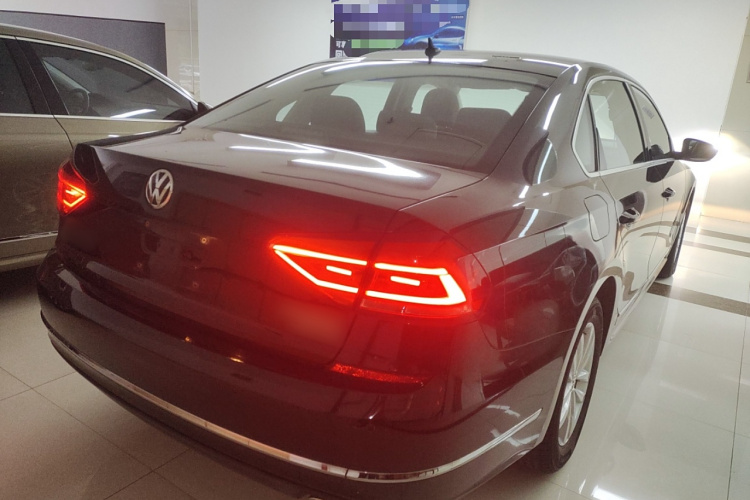 大众 帕萨特 2016款 330TSI DSG尊荣版车身外观7