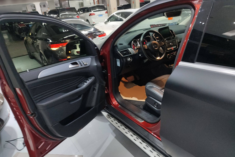 奔驰GLE轿跑 2017款 GLE 320 4MATIC 轿跑SUV中控内饰20