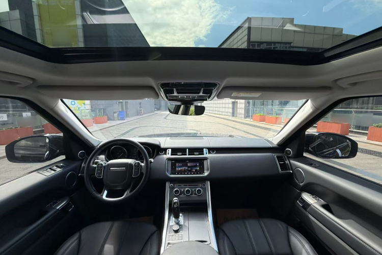 路虎 揽胜运动版 2017款 3.0 SC V6 SE中控内饰7003