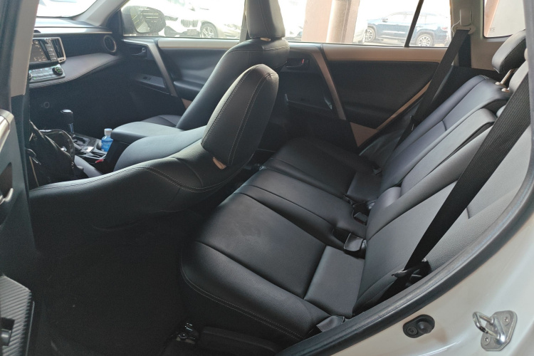 丰田 RAV4荣放 2015款 2.0L CVT两驱风尚版中控内饰21