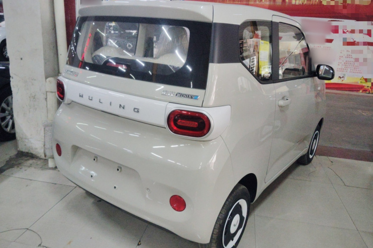 五菱汽车 宏光MINIEV 2024款 第三代 215km 青春版车身外观7