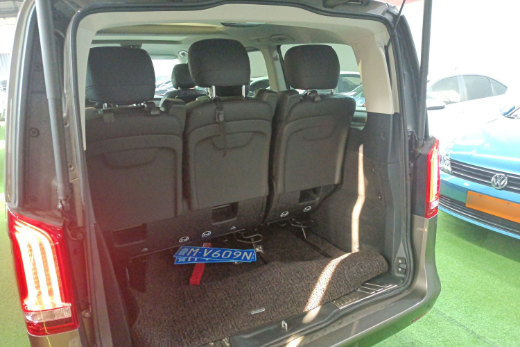 奔驰V级 2017款 V 260 领航版局部细节23