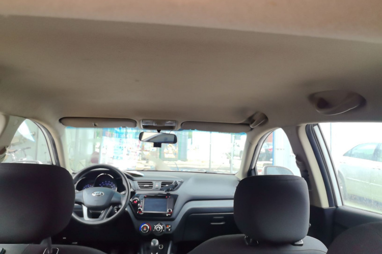 起亚K2 2012款 两厢 1.4L MT GLS局部细节22