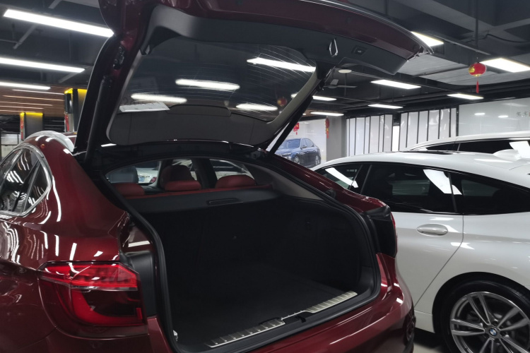 宝马X6 2018款 xDrive28i机舱底盘23