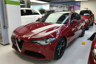 阿尔法·罗密欧 Giulia朱丽叶 2017款 2.0T 200HP 豪华版