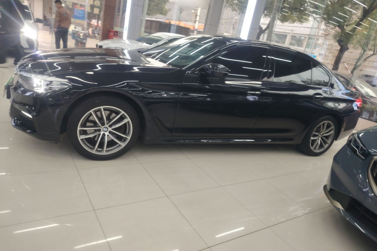 宝马5系 2018款 525Li M运动套装车身外观6003